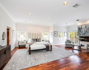 547 Loring Avenue - Photo Thumbnail 13