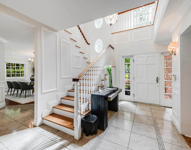 547 Loring Avenue - Photo Thumbnail 1