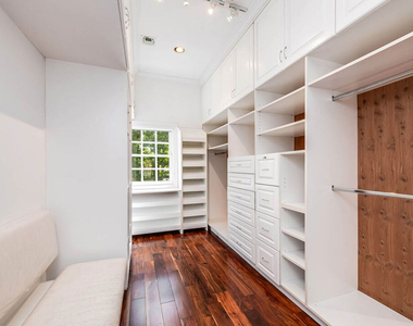 547 Loring Avenue - Photo Thumbnail 14