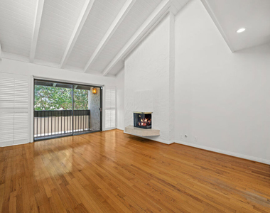 357 S El Camino Drive - Photo Thumbnail 9