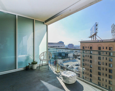 6250 Hollywood Boulevard - Photo Thumbnail 27
