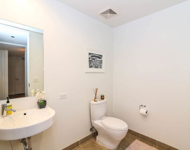 6250 Hollywood Boulevard - Photo Thumbnail 30