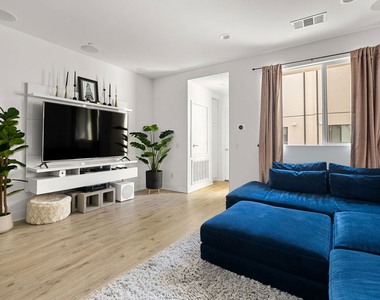 118 S Avenue 50 - Photo Thumbnail 4