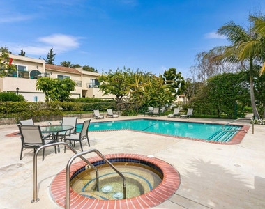 6481 Kanan Dume Road - Photo Thumbnail 21