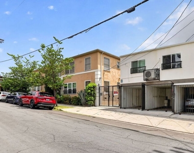 314 N St Andrews Place - Photo Thumbnail 16