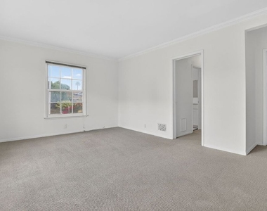 314 N St Andrews Place - Photo Thumbnail 2