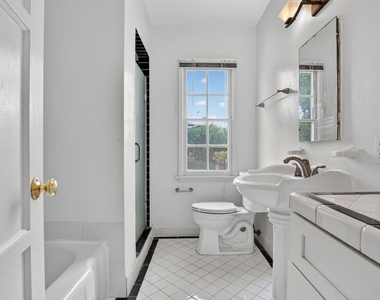 314 N St Andrews Place - Photo Thumbnail 9