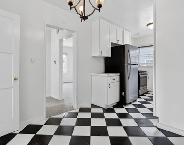 314 N St Andrews Place - Photo Thumbnail 8
