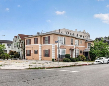 314 N St Andrews Place - Photo Thumbnail 12