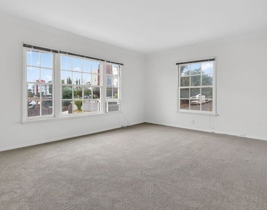 314 N St Andrews Place - Photo Thumbnail 17