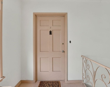 314 N St Andrews Place - Photo Thumbnail 15