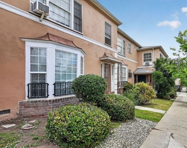 314 N St Andrews Place - Photo Thumbnail 13