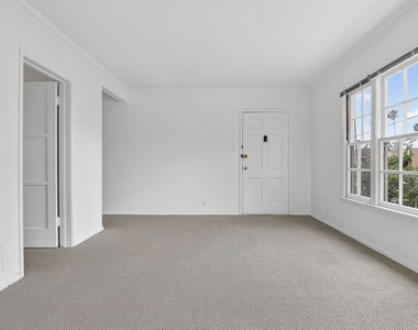 314 N St Andrews Place - Photo Thumbnail 1