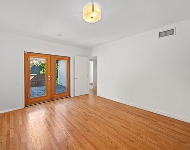 2124 Hillsboro Avenue - Photo Thumbnail 11