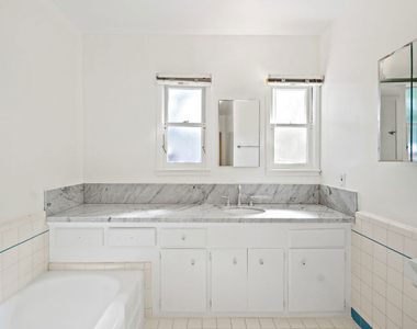 2124 Hillsboro Avenue - Photo Thumbnail 15
