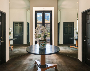 1014 N Doheny Drive - Photo Thumbnail 6