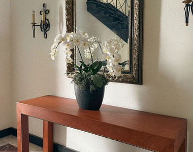 1014 N Doheny Drive - Photo Thumbnail 5