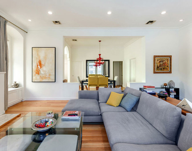 1014 N Doheny Drive - Photo Thumbnail 10
