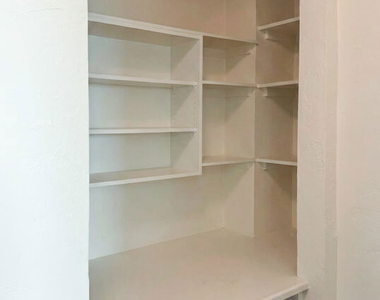 1014 N Doheny Drive - Photo Thumbnail 21