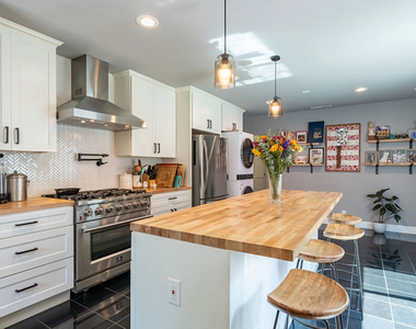 6601 Rubio Avenue - Photo Thumbnail 7