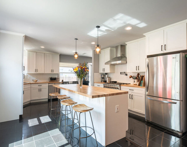 6601 Rubio Avenue - Photo Thumbnail 8