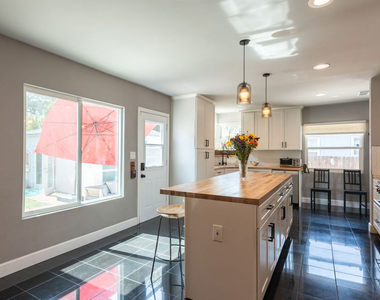 6601 Rubio Avenue - Photo Thumbnail 9