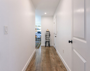 6601 Rubio Avenue - Photo Thumbnail 11