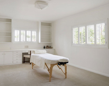 205 Georgina Avenue - Photo Thumbnail 10