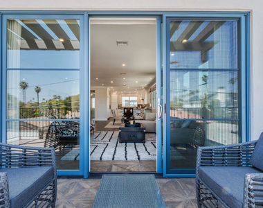 812 S Catalina Avenue - Photo Thumbnail 5