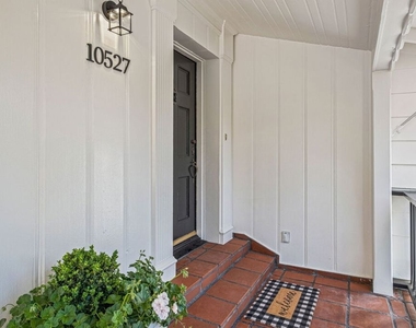 10527 Le Conte Avenue - Photo Thumbnail 3