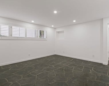 10527 Le Conte Avenue - Photo Thumbnail 34