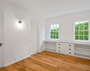 10527 Le Conte Avenue - Photo Thumbnail 20