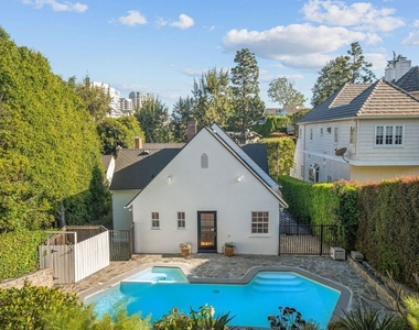 10527 Le Conte Avenue - Photo Thumbnail 35