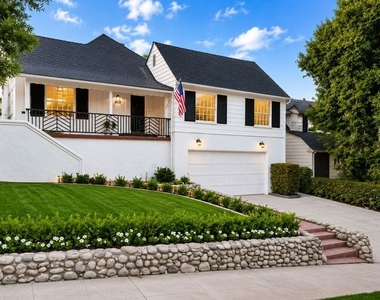 10527 Le Conte Avenue - Photo Thumbnail 2
