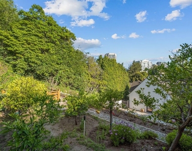 10527 Le Conte Avenue - Photo Thumbnail 39