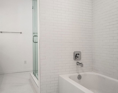10527 Le Conte Avenue - Photo Thumbnail 30