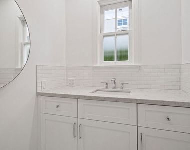 10527 Le Conte Avenue - Photo Thumbnail 22