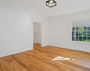 10527 Le Conte Avenue - Photo Thumbnail 10