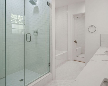 10527 Le Conte Avenue - Photo Thumbnail 29