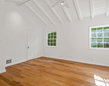 10527 Le Conte Avenue - Photo Thumbnail 26