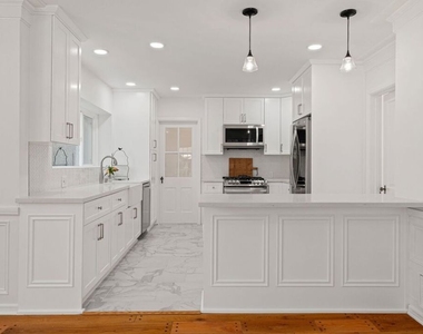 10527 Le Conte Avenue - Photo Thumbnail 12
