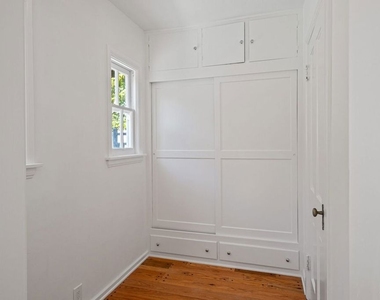 10527 Le Conte Avenue - Photo Thumbnail 27