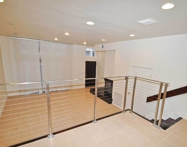 1138 20th Street - Photo Thumbnail 4