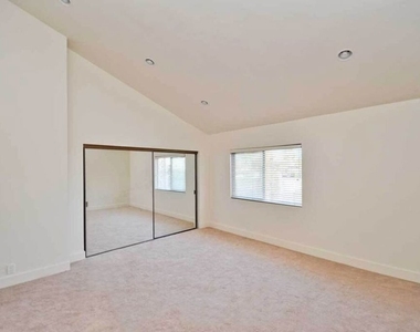 1138 20th Street - Photo Thumbnail 8