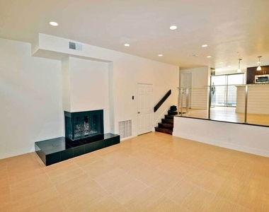 1138 20th Street - Photo Thumbnail 2