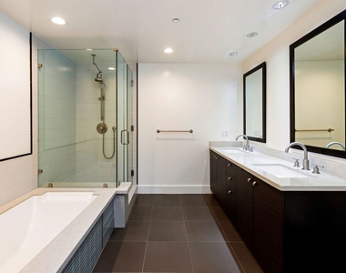 1304 Roxbury Drive - Photo Thumbnail 20