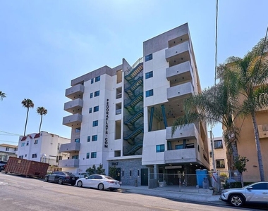 1047 Fedora Street - Photo Thumbnail 5