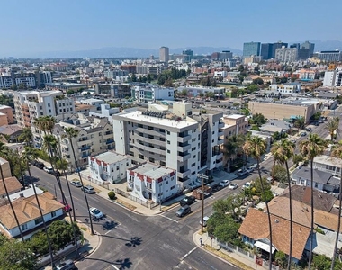 1047 Fedora Street - Photo Thumbnail 6