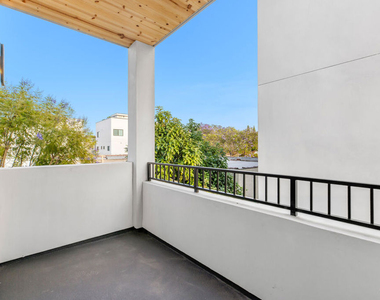 5225 W 20th Street - Photo Thumbnail 6