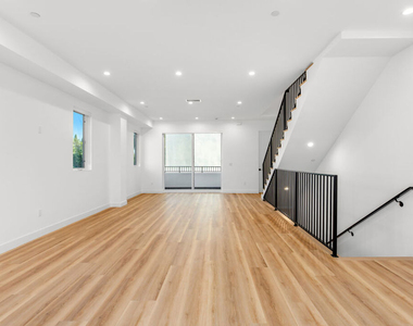 5225 W 20th Street - Photo Thumbnail 4